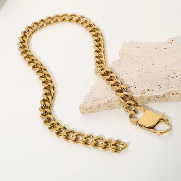 GP chunky lock buckle choker necklace - Picture 3 of 5